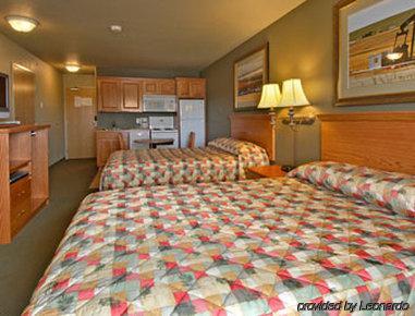 Super 8 By Wyndham Ab Hotel
